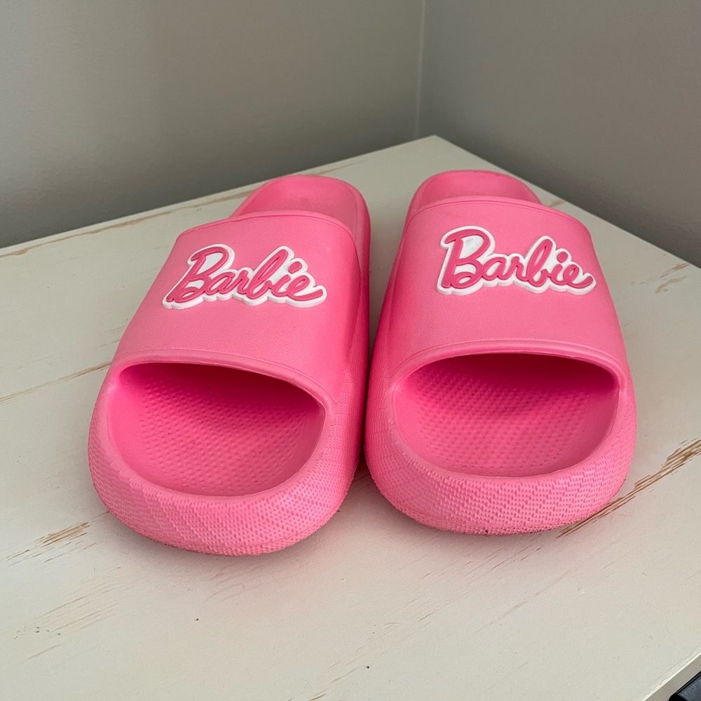 Barbie slides hot pink